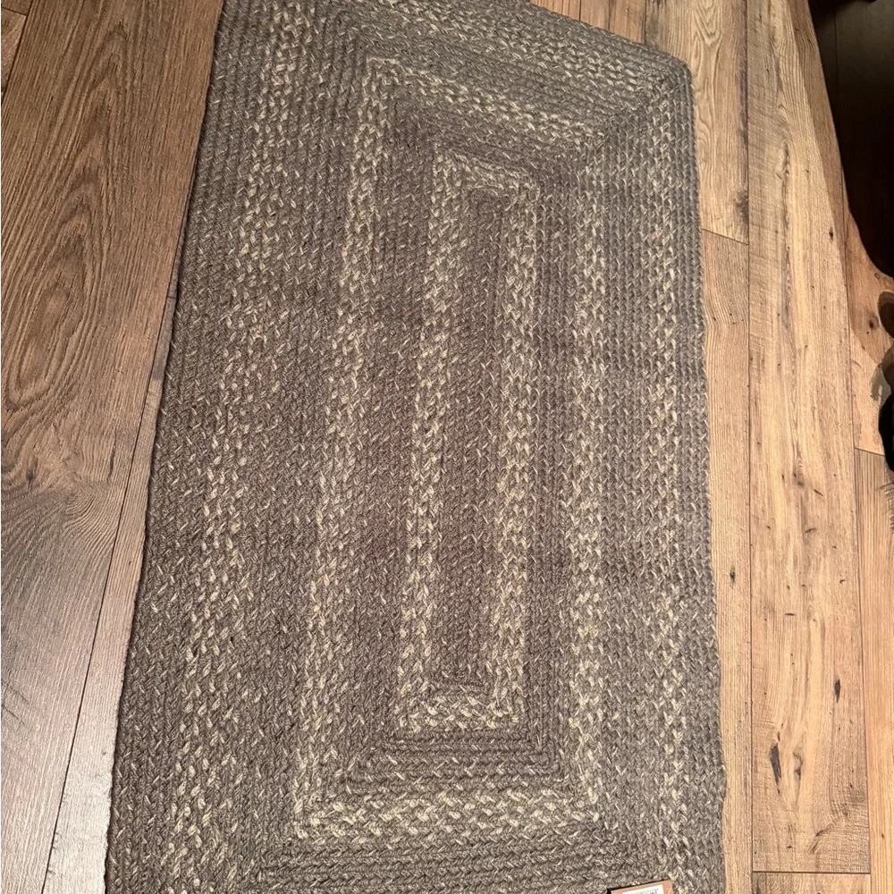 Braided Greenish & tan‎ Area Rug 27”X 48” rectangle